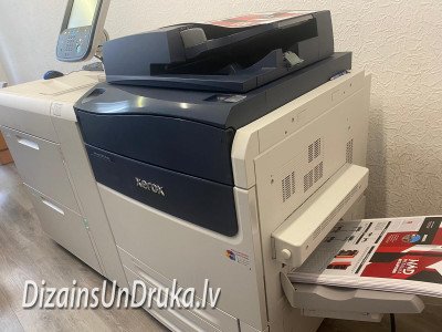 Xerox iekārta digitālās drukas procesā ar gataviem materiāliem